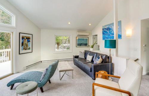 Lakefront Otis Home with Stunning Views and Boats! - Foto 4