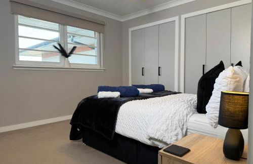 Bathgate Penthouse near Edinburgh - Photo 5