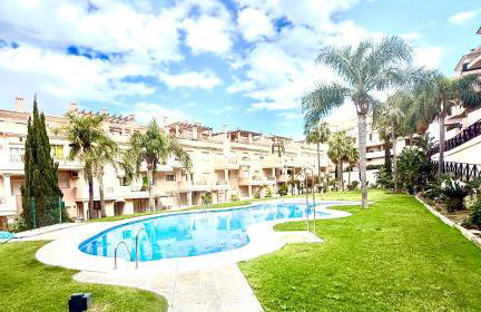 Gorgeous 2 bed Duquesa apartment, 2 pools, easy parking and 2 large balconies, 1 with stunning views - Foto 11