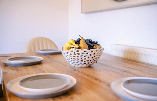 Spacious 2BR 1Bath with Free Street Parking & Close to Roath Park Landmark - Foto 11