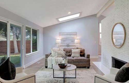 Stunning Single Level Home w/ Outdoor Spa Jacuzzi! - Foto 1