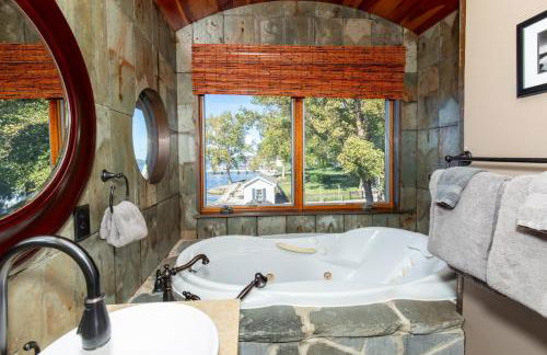 Waterfront Luxury Family Retreat - Foto 76