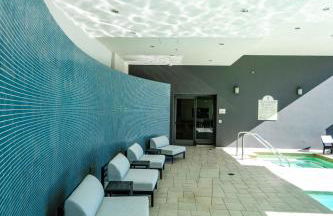 Cityscape Elegance with Water Views - Foto 51