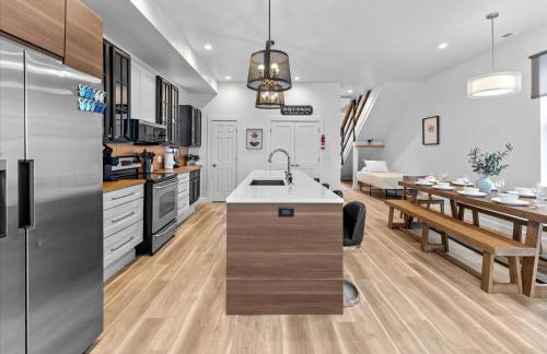 Spacious Downtown Indy Home Perfect for Groups - Photo 8