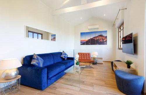 Villa d exception avec terrasse, jacuzzi, vue mer, parking, en plein cœur du village de Eze - Foto 10