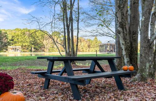 Tiny House Boat on a Tiny Lake Retreat - Foto 15