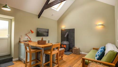 Tranquil 1 bedroom cottage 15 mins drive to sea - Foto 3