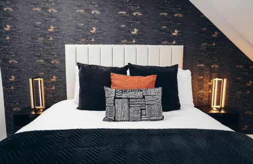 Hen & Chickens Luxury Apartments, Free Parking, By DerBnB - Photo 11