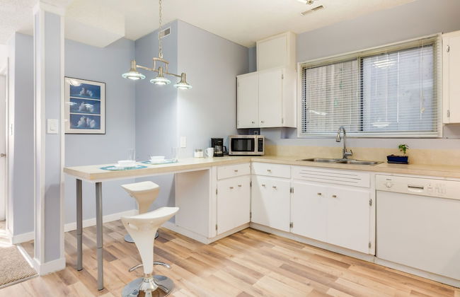 4 Bedroom Suite in Calgary - Photo 7