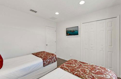 Upstay Spacious 3BR Home w Resort Access - Foto 20