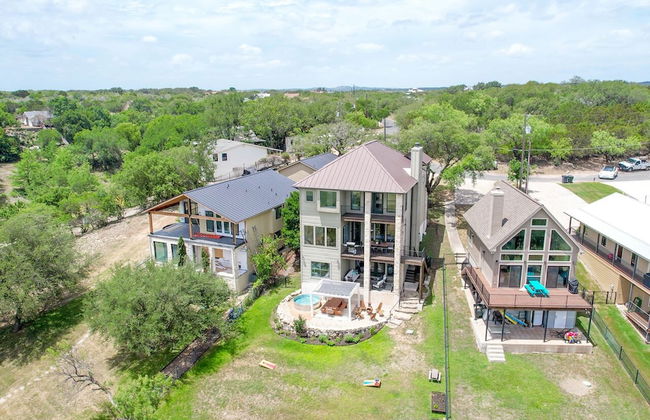 Luxury Lakefront Home-private Dock - Dipping Pool! - Foto 44