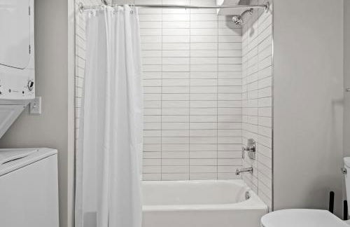 Chic and Comfy Unit w Free Parking Medical District - Foto 37