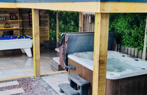 Hazells Lodge Farm Stay Sleeps 2 Undercover Hottub and Pool Table - Foto 10