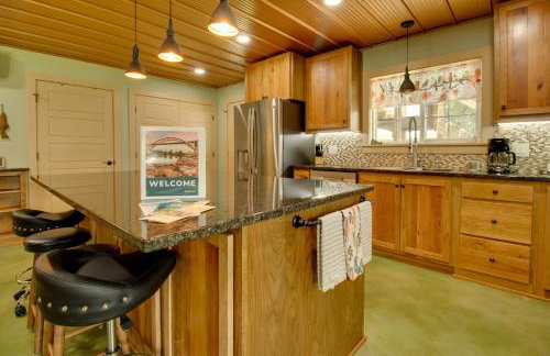 Unique Cotter Getaway with Deck and Outdoor Dining! - Foto 9