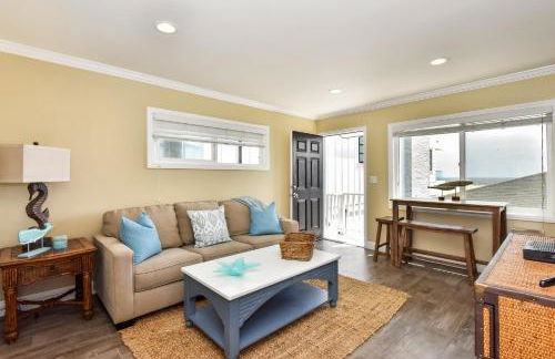 Oceanfront Back Home with View of the Sea - Photo 9