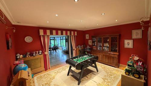 Luxury House on Private Estate with Hot tub and Play Barn - Foto 4