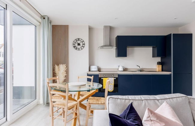 Modern 2bed Flat, Parking, Close to Beach & Shops - Photo 10