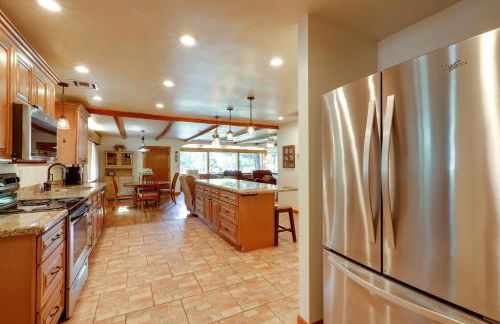 Cozy Cabin on 1 Acre in Premier Pine Neighborhood - Foto 9