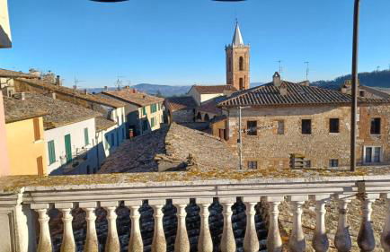 Mansarda con solarium panoramico su centro storico di Sarteano vicino alle famose terme della Val d'Orcia - Photo 34