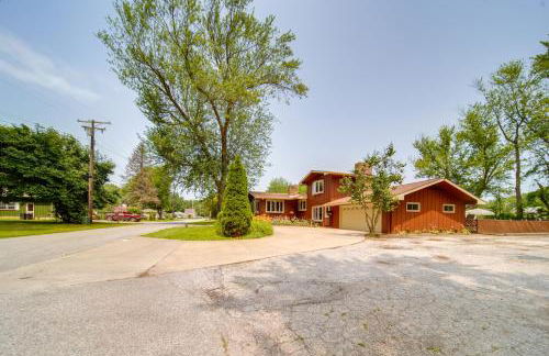 Lake Erie Getaway with Private Pool and Yard! - Foto 38