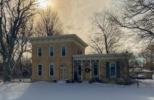 Restored historic home near ND and Amish Country - Foto 35