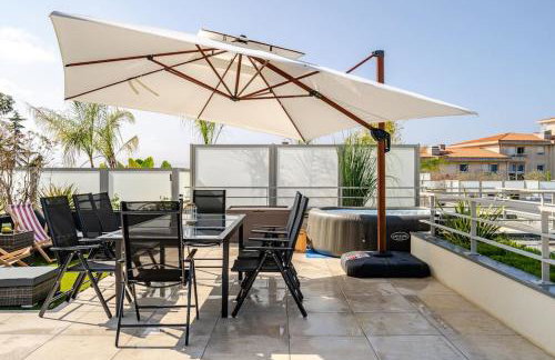 Newly Built Apartment with Pool, Walk to the Beach - Foto 24