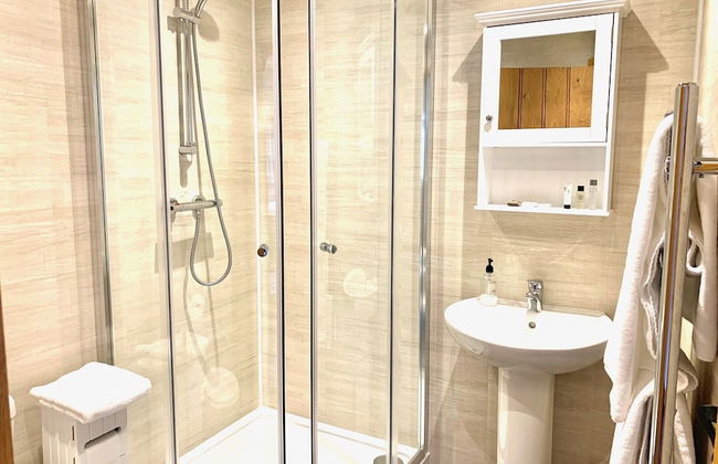 Flint Cottage - Sleeps 6 - Private Woodland - Foto 23