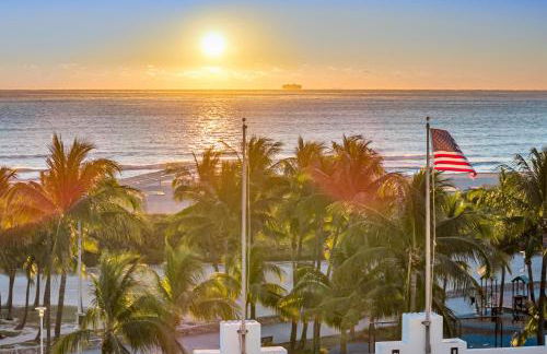 Crown Jewel of Ocean Drive- 2 story Penthouse, 4 Bedrooms & Private rooftop spa - Foto 20