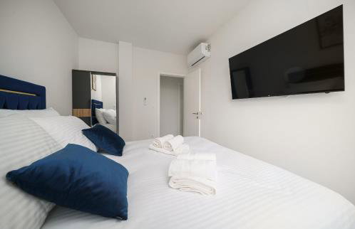 "Golden Sky"Rooftop Pool Villa - Photo 39