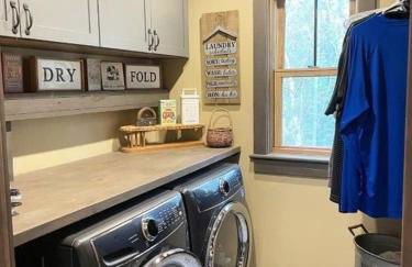 Downeast Sunset Luxury Lakehouse - Photo 17