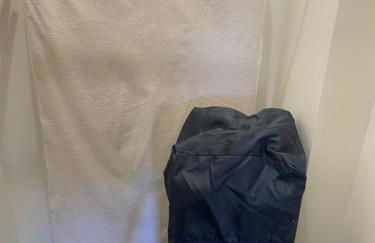 Dans résidence neuve LE SNOW ROC sur les pistes, appartement 8 personnes 2 chambres et coin montagne avec Terrasse WIFI et SAUNA - Photo 35