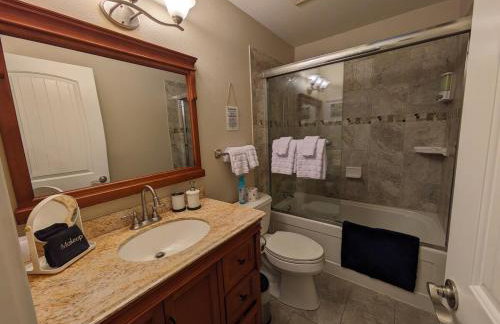 Large Upgraded, Family Friendly Condo with Garage - Foto 68