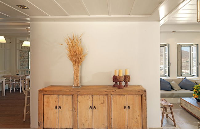 Themonies Luxury Suites - Photo 1