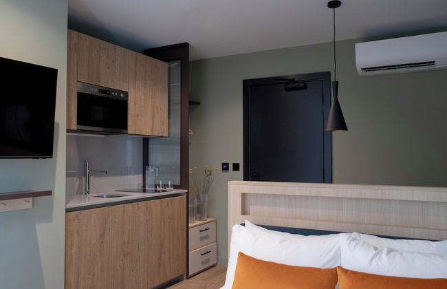 Bob W Tower Hill Studios - Photo 5