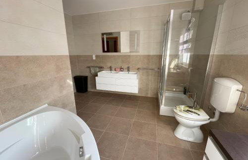 Private holiday house Villa SoulSet with garden and Pool Near Beach in Malinska, Krk - Foto 18