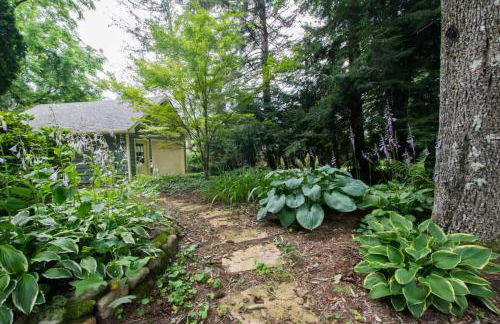 Historic 4BR Colonial with Pool Table and Fire Pit - Foto 44