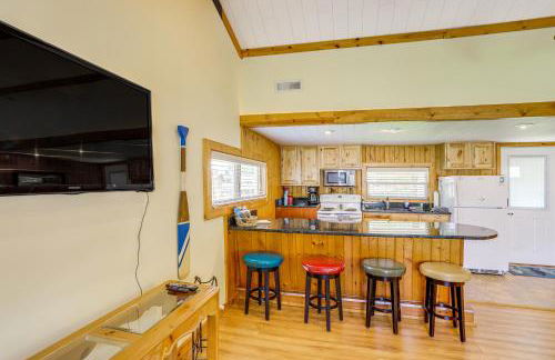 Waterfront Port Clinton Cottage with Fire Pit! - Foto 6