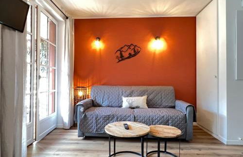 T3 rénové avec balcon, vue montagne et Parking. - Photo 1