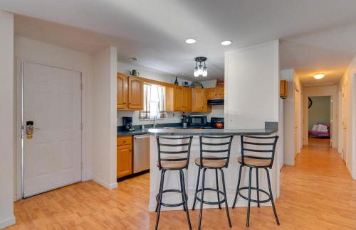 Waterfront Lake George Retreat with Shared Dock - Foto 6