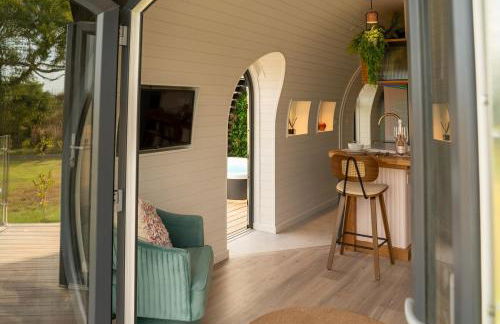 Luxury Glamping Tali Pod Escape with Private HotTub - Foto 21