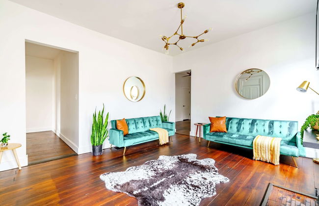 NEW Luxe Pet Friendly Free Parking Downtown - Foto 69