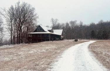 Ozark Retreat with Mountain Views Fire Pit & Deck - Foto 35