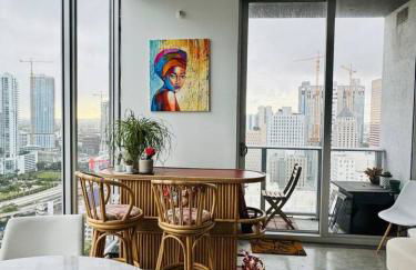 Art-filled Loft 180 Views, Rooftop Pool, Parking - Foto 32