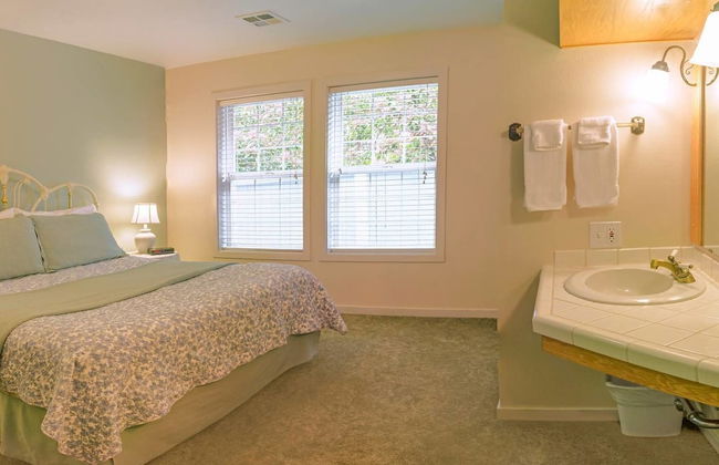 Oak Lawn Cottage ~ 1.5 Blocks to OSF - Foto 4