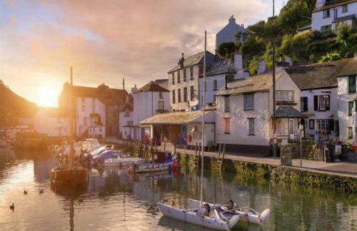 The Old Wagon House views over the fields and sea - Foto 22