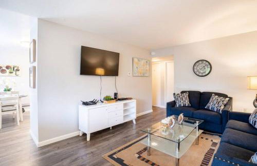 Luxury stay near Oakridge Mall for vacation/work - Foto 4