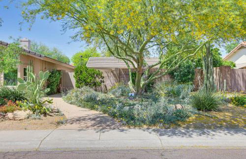 Patio and Pool Access Sunny Phoenix Casita! - Foto 24