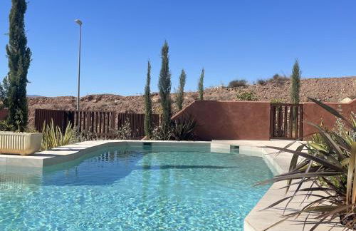 Estudio de diseño con piscina by Gloove - Foto 9