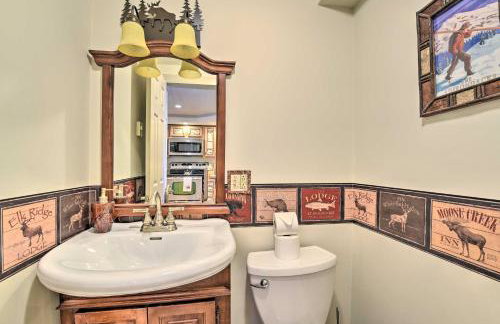 Townhome with Deck Walk to Mirror Lake and Main St! - Foto 10