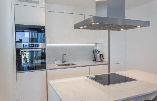 Luxury 2BR Seaviews - Santa Barbara Heights - Photo 9